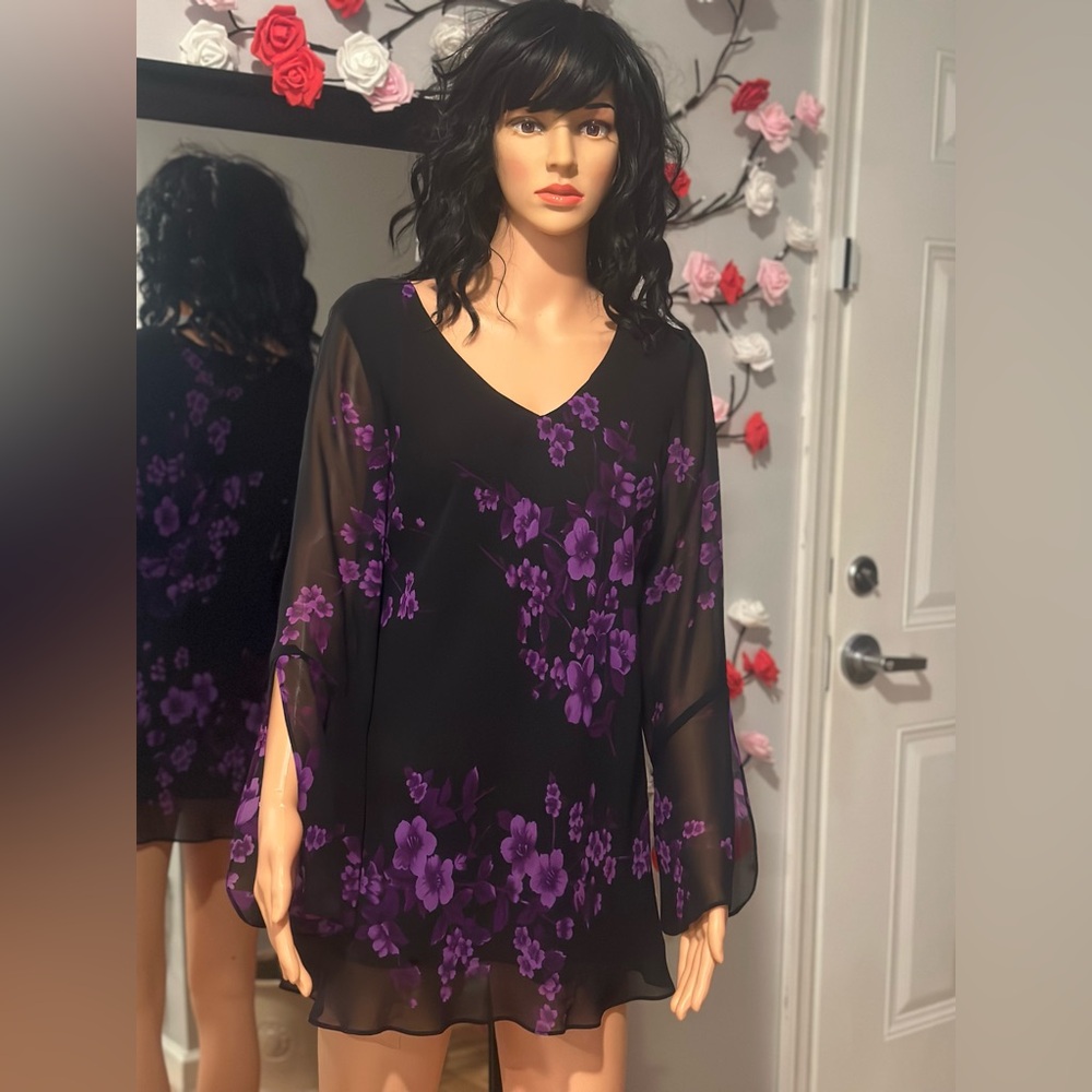 Vintage Studio I Blouse Black Purple
Floral V Neck Bell Sleeve 16 Whimsigoth